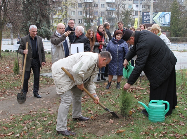 Біблійний сад поповнився новими саджанцями